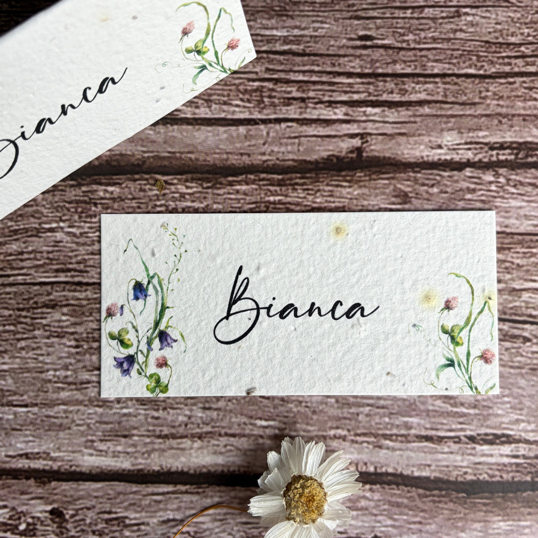 plantable wedding place cards with clovers